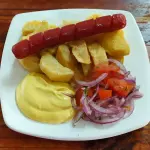 Salchipapa Simple