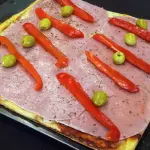 Pizza con Jamón y Morrones