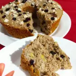 Bolo de banana com castanhas