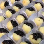 BEIJINHO COM AMEIXA