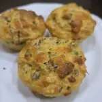 Tortinha de frango com sal