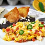 Huevos a la mexicana c/ frijoles