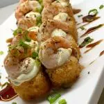 Canapé hot camarão natural • 10 peças