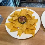 NACHOS CON QUESO