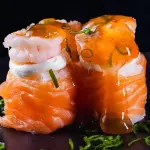 Gunkan camarão com geleia (4 peças)