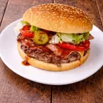 Hamburguesa BBQ con Tocino