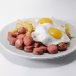 Salchipapa especial