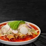 Enchiladas con pollo o quesillo