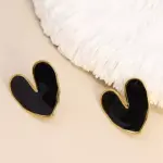 Arete corazon negro esmaltado