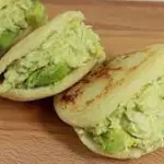AREPA DE AGUACATE (PALTA)