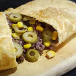 Pastel Carne com Milho e Azeitona