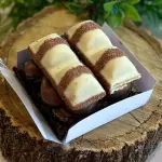 Brownie com cobertura pedaço
