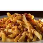 Batata frita com bacon e mussarela
