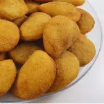 Rissóis carne. camarão ou misto