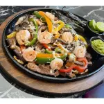 FAJITAS DE RES Y CAMARON