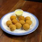 Porção de Bolinho de Queijo