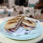 Bocadillo Mechada