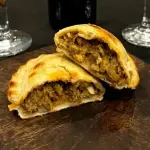 Empanada de Carne cortada a cuchillo