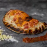 Calzone de Jamón y Queso