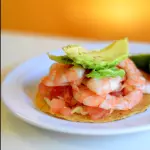 TOSTADA CEV. PESCADO CON CAMARONES