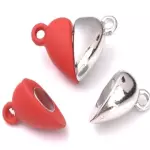 Conector corazón rojo y plata