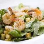 Ensalada cesar con camarones