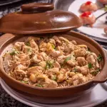 ARROZ CACEROLA GRANDE POLLO 现煮滑鸡煲仔饭