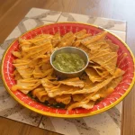 Nachos con queso y guacamole 🧀🥑