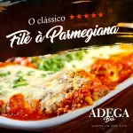 Filé à parmegiana ao molho vermelho