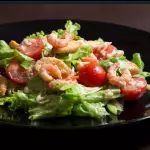 ENSALADA CÉSAR DE CAMARÓN O POLLO