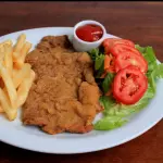 Comida de Pechuga Empanizada