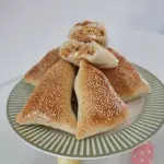 Esfiha de Frango com Cream Cheese