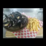 Choritos al vapor con Papas Fritas