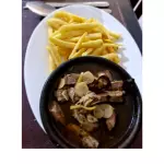 Lomo al Pilpil con papas fritas