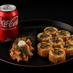 Temaki salmão skin+ Hot + Coca 350ml