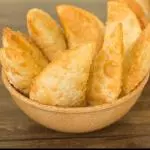 PASTEL DE PRESUNTO E QUEIJO