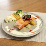 Grilled Salmon Fillet	سالمن مشوي
