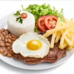 BIFE A CAVALO C/ FRITAS