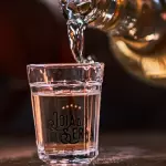 CACHAÇA COM MEL