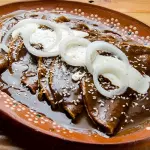 Comida con Enmoladas