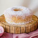 Bolo Molhado de coco