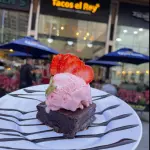 BROWNI CON HELADO