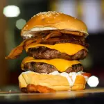Burguer duplo cheddar bacon