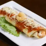 PANQUECA DE CAMARÃO C/ QUEIJO