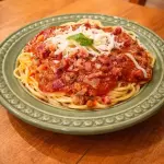MACARRÃO A BOLONHESA COM BACON
