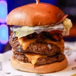 COMBO THANOS BURGER + FRITAS