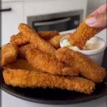 TIRAS DE FRANGO EMPANADO
