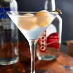 Coctel lychee martini