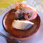 CALDO DE PESCADO ENTERO EN HUESO