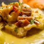 Corvina en Salsa de Mariscos